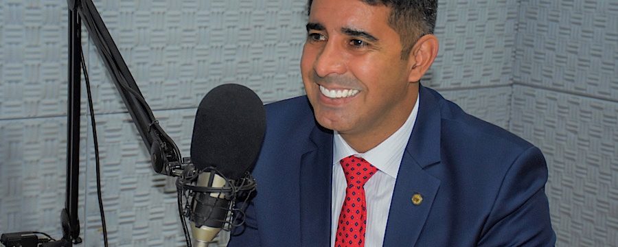 Deputado Roosevelt destaca em entrevista seus principais projetos aos militares e à população do DF