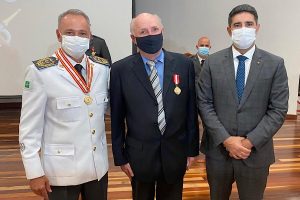 Deputado Roosevelt Vilela participa de entrega da medalha Dom Pedro II do Corpo de Bombeiros Militar do DF