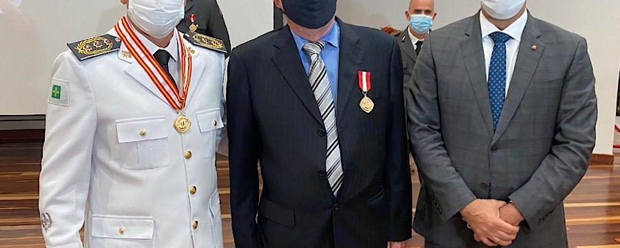 Deputado Roosevelt Vilela participa de entrega da medalha Dom Pedro II do Corpo de Bombeiros Militar do DF