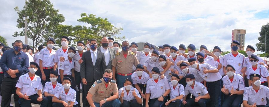 Deputado Roosevelt Vilela participa da formatura do 9° ano do Colégio Militar D. Pedro II