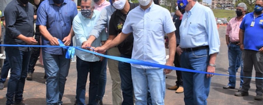 Deputado Roosevelt Vilela participa da inauguração da ponte sobre o córrego Samambaia da Estrada Parque Vicente Pires