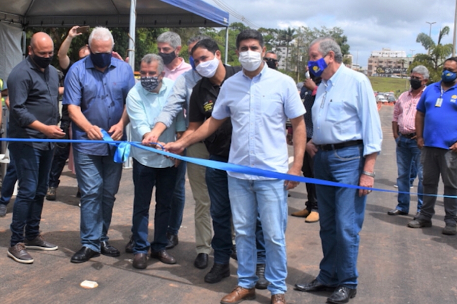 Deputado Roosevelt Vilela participa da inauguração da ponte sobre o córrego Samambaia da Estrada Parque Vicente Pires