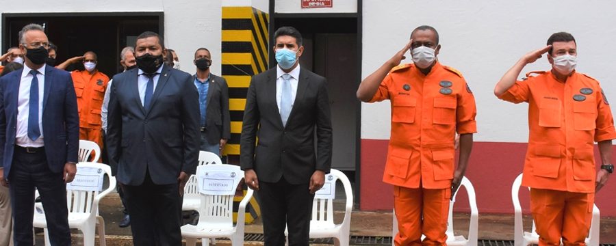 Deputado Roosevelt Vilela participa da troca de comando do 2º Grupamento Bombeiro Militar