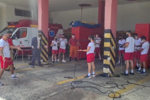 Deputado Roosevelt Vilela participa de instrução de nós e amarrações com bombeiros do CBMDF