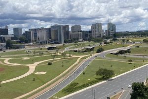 Após solicitação do deputado Roosevelt Vilela, BRB retoma cuidados e iluminação em praça pública localizada entre os setores hoteleiros Sul e Norte