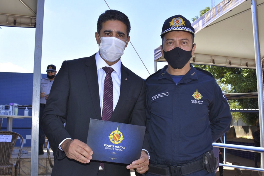 Roosevelt Vilela participa da formatura para a apresentação do uniforme operacional do CFP 7 da PMDF