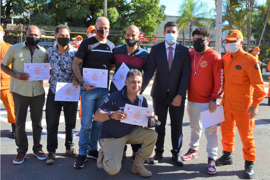 Deputado Roosevelt Vilela participa de solenidade em comemoração aos 52 anos do 6° GBM, quartel do Núcleo Bandeirante