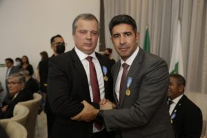 Deputado Roosevelt Vilela é homenageado com a Medalha Mérito Economia, de autoria da Secretaria de Economia do DF