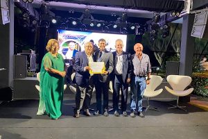 Dr. Waldevan Alves de Oliveira recebe Título de Cidadão Honorário de Brasília, a propositura é de autoria do Dep. Roosevelt Vilela