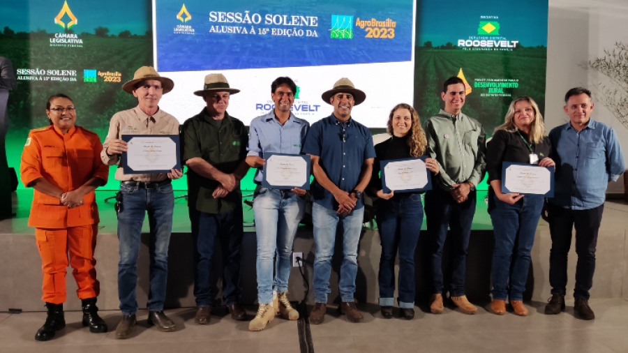 Emater-DF: Extensionistas da Emater-DF são homenageados pela Frente Parlamentar do Agro na AgroBrasília