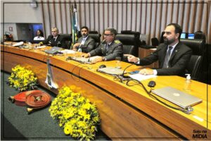 “O que vocês fazem nos orgulha”: afirma Deputado Roosevelt, em homenagem ao Corpo de Bombeiros do DF - Foto: Rinaldo Morelli/ Agência CLDF