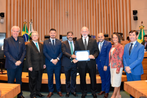 Corretores são homenageados em Sessão Solene realizada pelo deputado Roosevelt