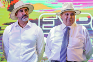 Deputado Roosevelt participa da abertura da Expoabra 2024