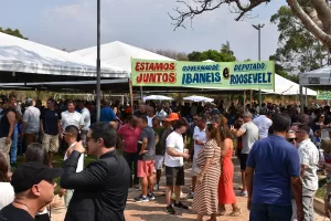 Mais de 1.500 pessoas marcam presença em evento organizado pelo deputado Roosevelt para agradecer ao Governador pelas promoções do CBMDF