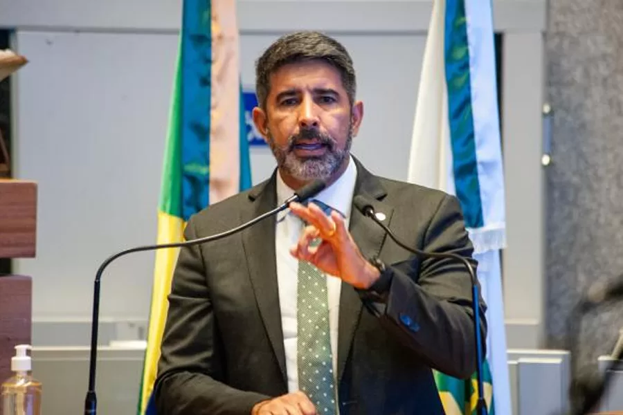 Deputado Roosevelt investe em infraestrutura de escola pública em Santa Maria