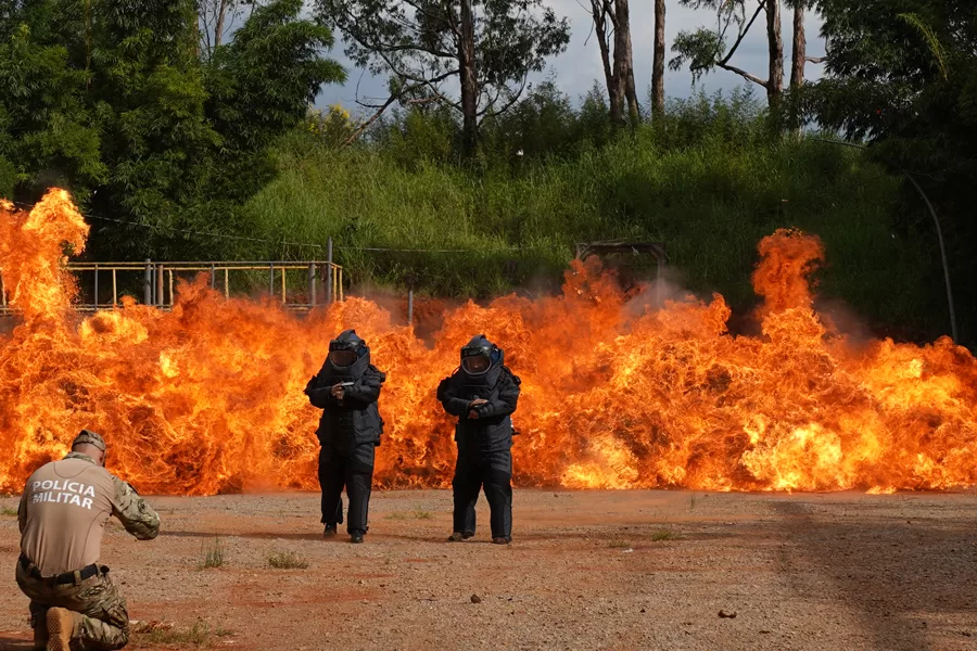 Deputado Roosevelt garante segurança de policiais que atuaram no ato das explosões na Praça dos Três Poderes