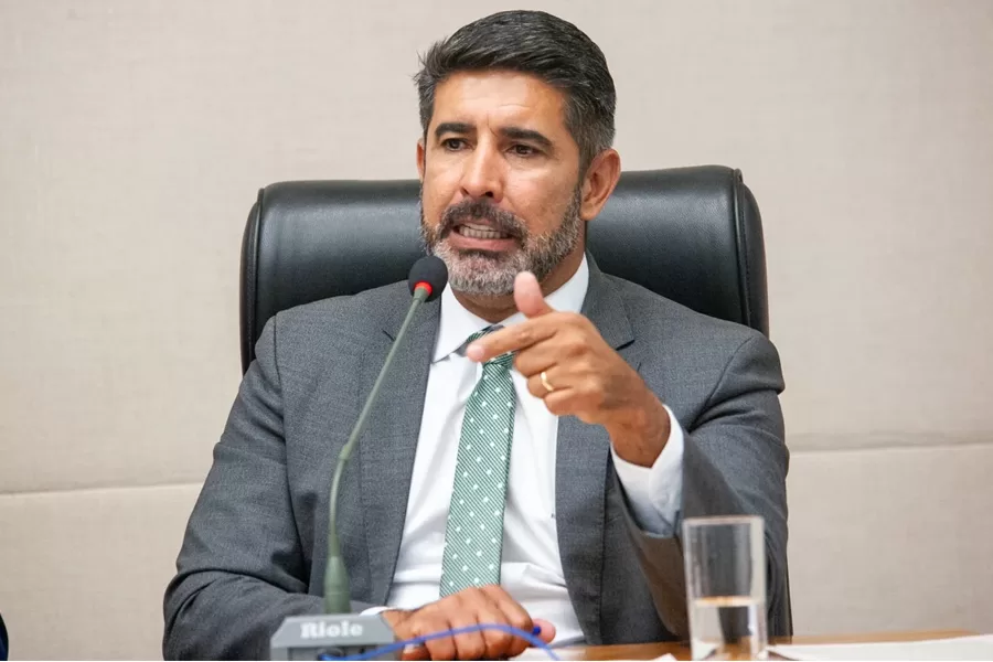 Avança na CLDF projeto do deputado Roosevelt que destina veículos inservíveis do Detran ao CBMDF para realização de instruções envolvendo resgate veicular