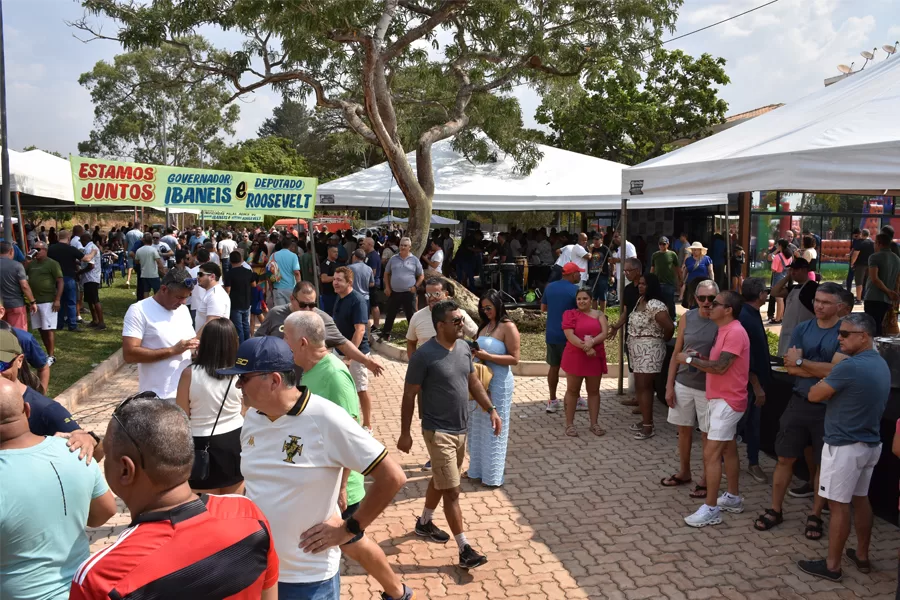 Mais de 1.500 pessoas marcam presença em evento organizado pelo deputado Roosevelt para agradecer ao Governador pelas promoções do CBMDF