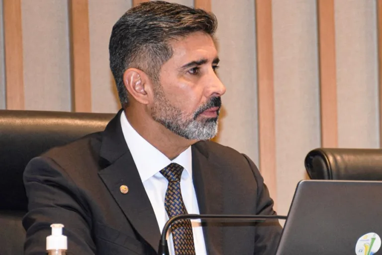 Deputado Roosevelt apresenta na CLDF projeto que reconhece a fissura labiopalatina como deficiência