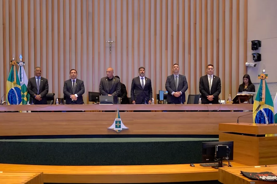 Deputado Roosevelt homenageia contadores públicos em Sessão Solene na CLDF