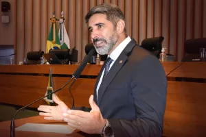 Aprovado projeto do deputado Roosevelt para o Estado arcar com acidentes envolvendo viaturas no DF