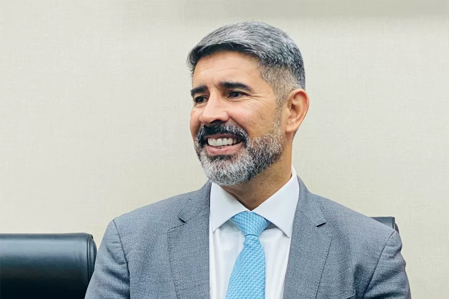 Causa animal: deputado Roosevelt propõe cemitério e crematório para pets no DF