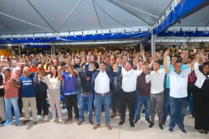 Mais de mil militares participam de reunião no Clube dos Bombeiros sobre reajuste salarial das forças de segurança. Deputado Roosevelt