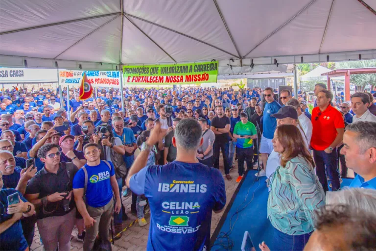 Festa da Família Bombeiro Militar reúne mais de 3 mil pessoas e celebra a união da Corporação. Deputado Roosevelt.